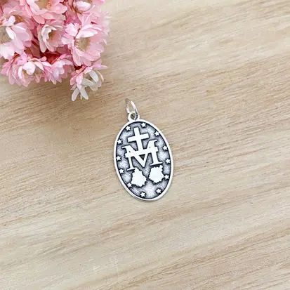 PINGENTE MEDALHA OVAL NOSSA SENHORA DAS GRAÇAS VERSO